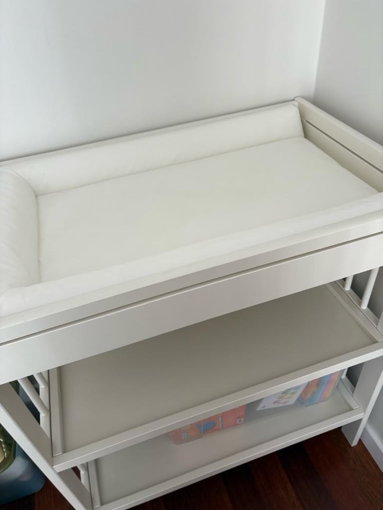 ikea gülliver alt değiştirme masası ve minderi - 6