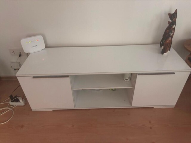 Beyaz Modern TV Ünitesi / Konsol (İki Kapaklı, Raflı)
