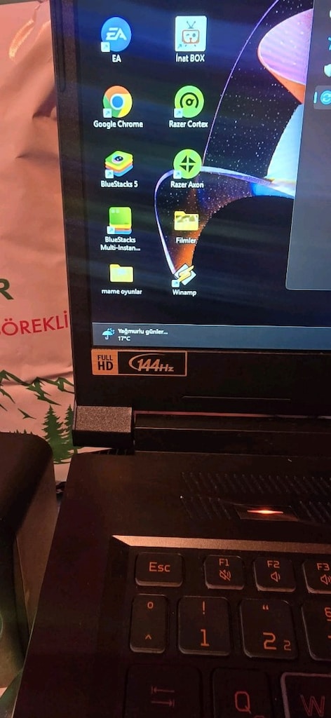 Acer nitro v17 AI - 4