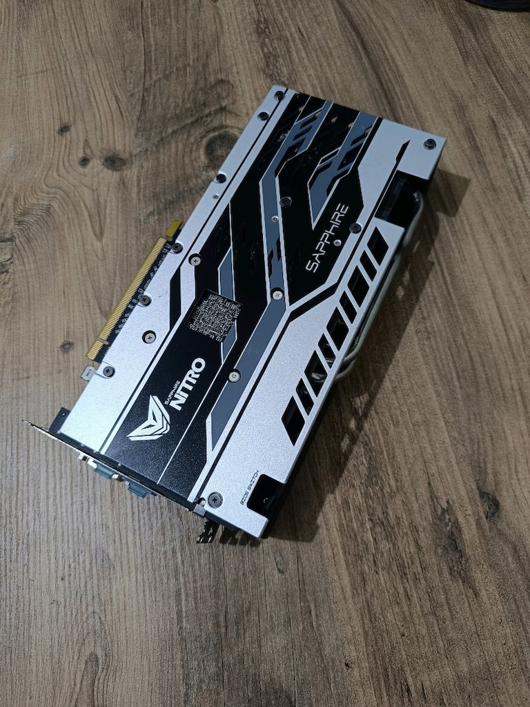 Sapphire Nitro Plus RX 570 4 GB Ekran Kartı - 2