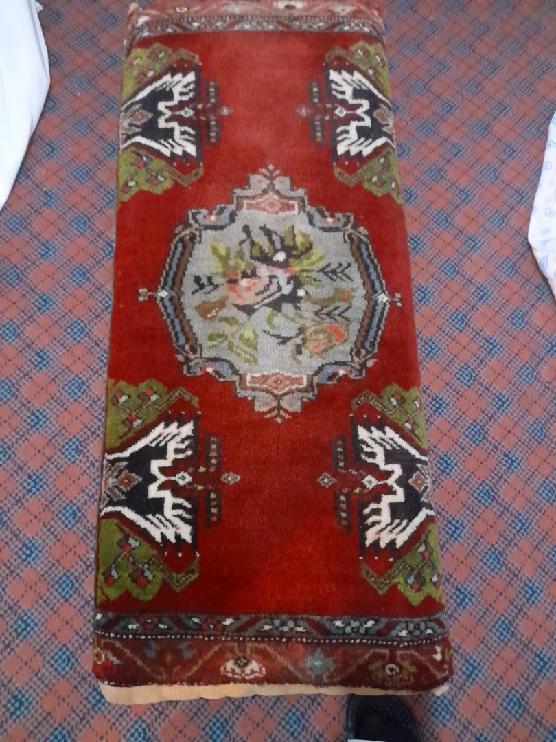 el dokumasi halı yastık - 2
