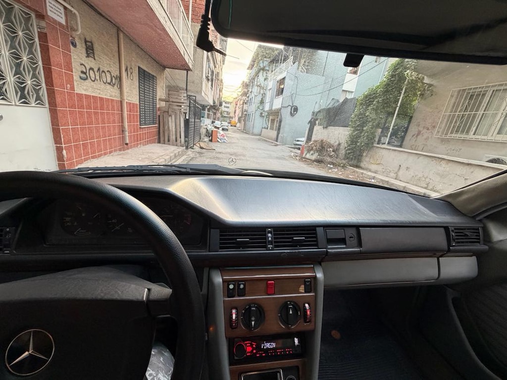 Mercedes 200e - 11