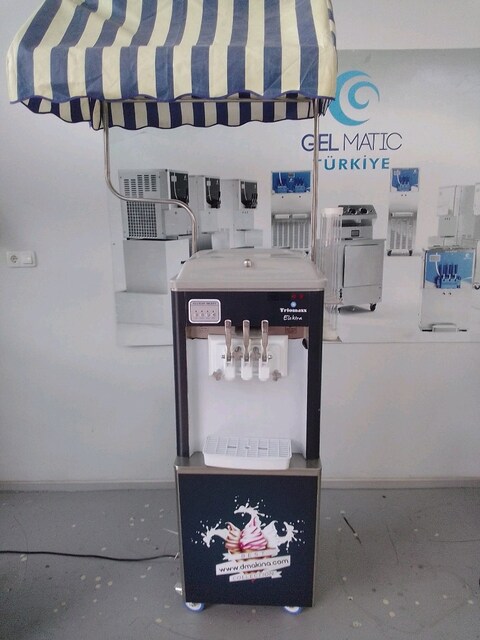 3 musluklu Triomaxx Elektra Soft Dondurma ve Frozen Yoğurt Makinesi