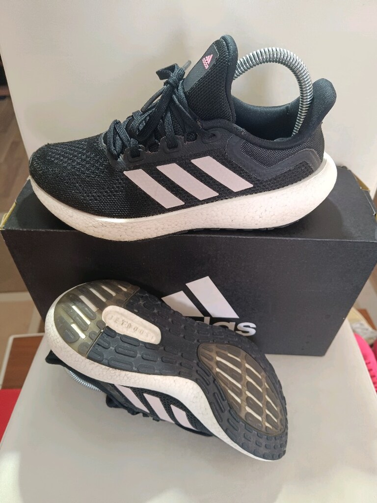 Adidas Pureboost 22 Orjinal sıfır gibi üründür Birkaç kez giyilmis - 2