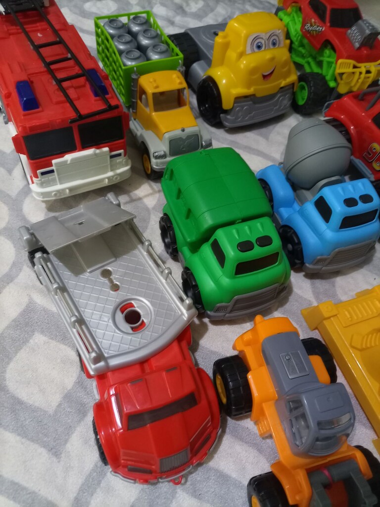 1 Kamyon ve büyük oyuncaklar Komple satılık - 3