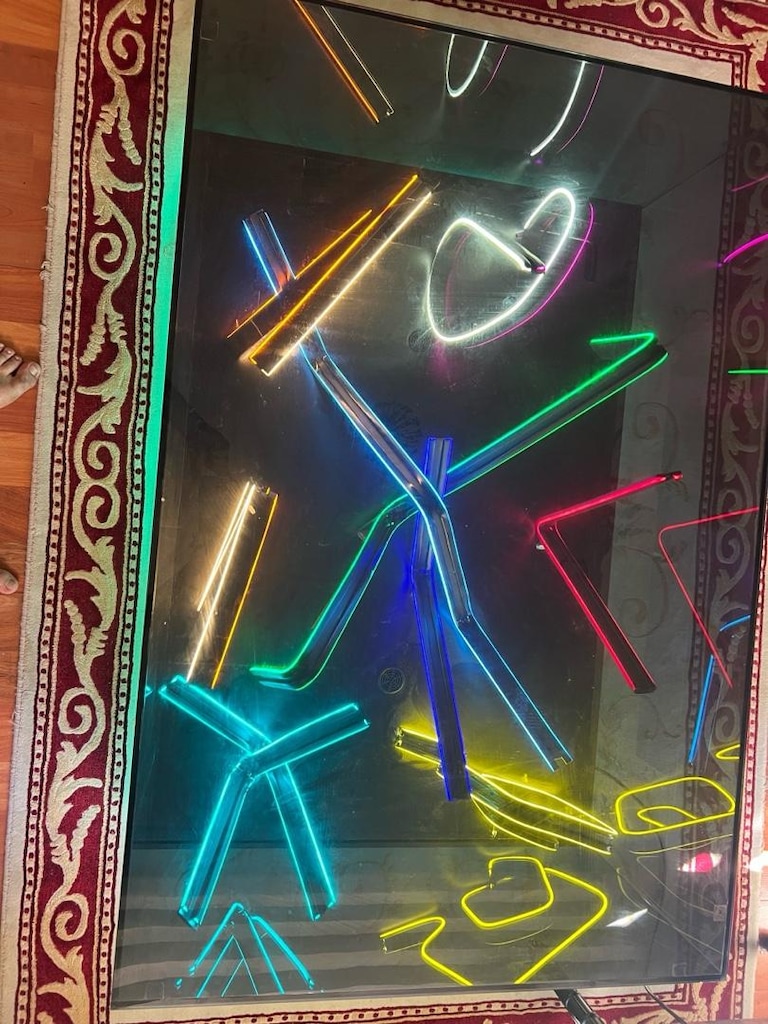 Özel Tasarım Neon LED Aynalı Orta Sehpa | Şık & ışıklı masa - 4