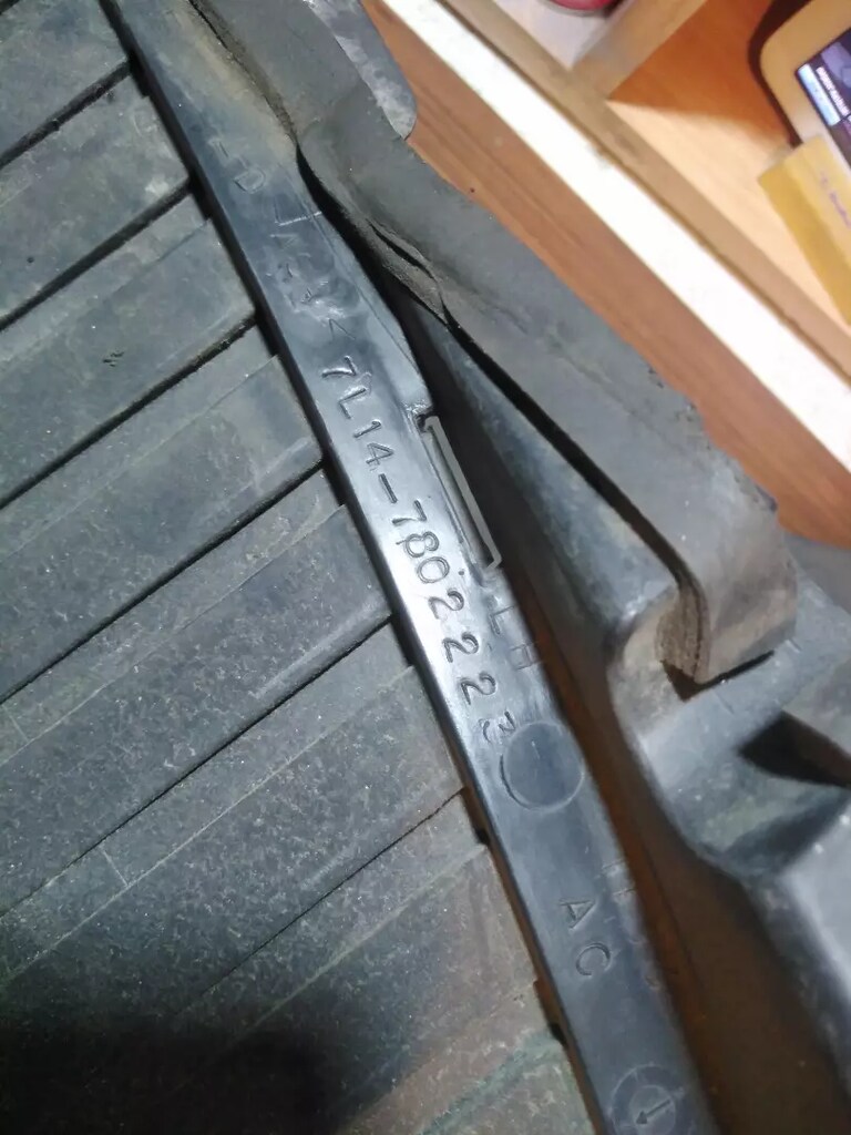 FORD LİNCOLN NAVİGATÖR ÖN CAM ALT IZGARA - 3