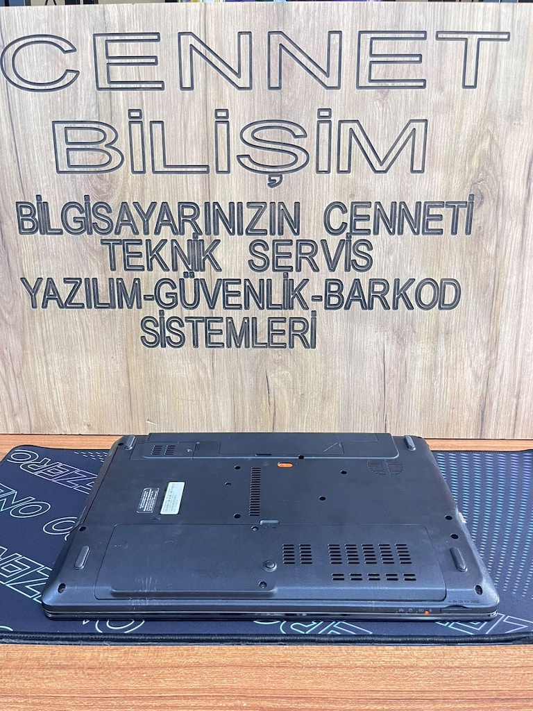 DELL VOSTRO 15-3568 - 5