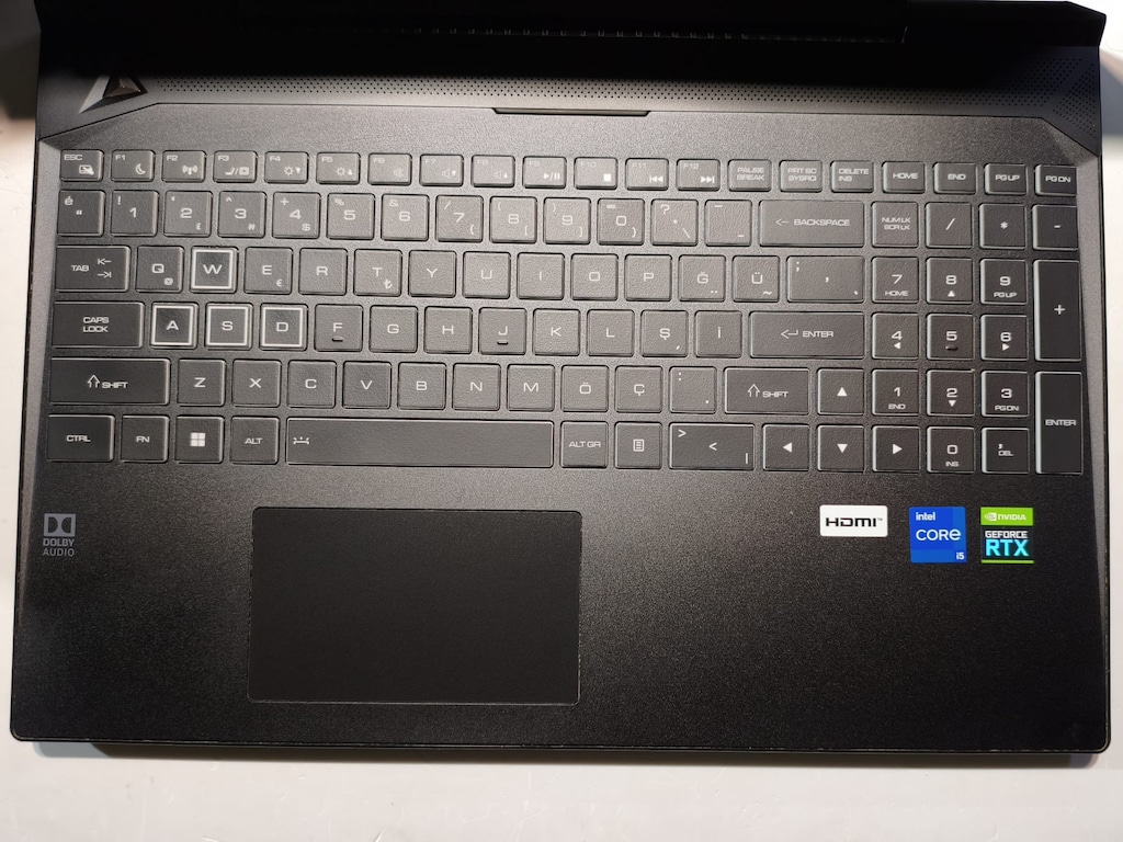 GAMING LAPTOP - 7