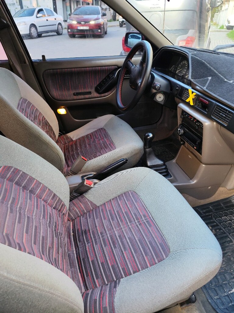 Mazda 323 - 5