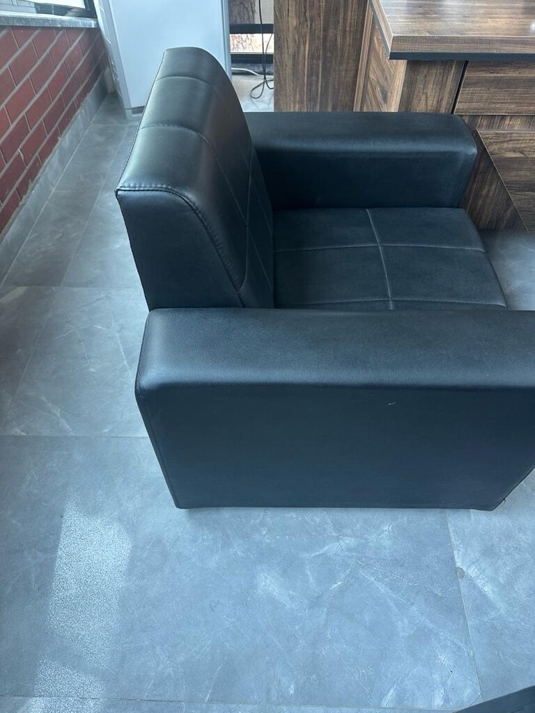 Çalışma masası+ orta sehpa+ koltuk takımı + toplantı masası+konsol - 8