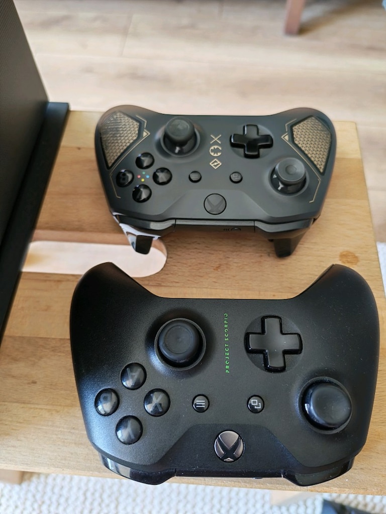 XBOX ONE X 1TB PROJECT SCORPIO EDITION - 5