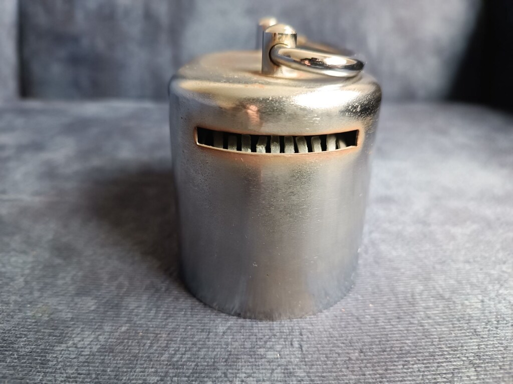 Vintage İş Bankası Metal Kumbarası (Anahtarı Yok) - 4