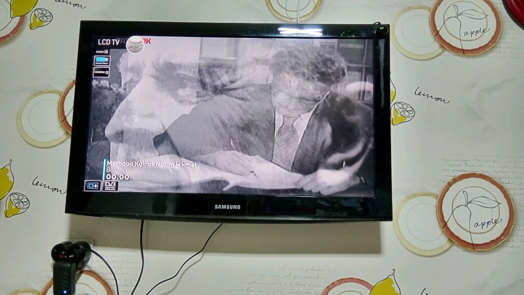 SAMSUNG 82 EKRAN 32 İNC TV - 8