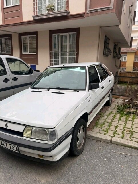 Renault 12