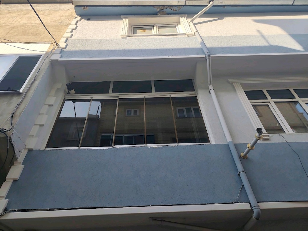 satılık cam balkon temiz 270en boy 188