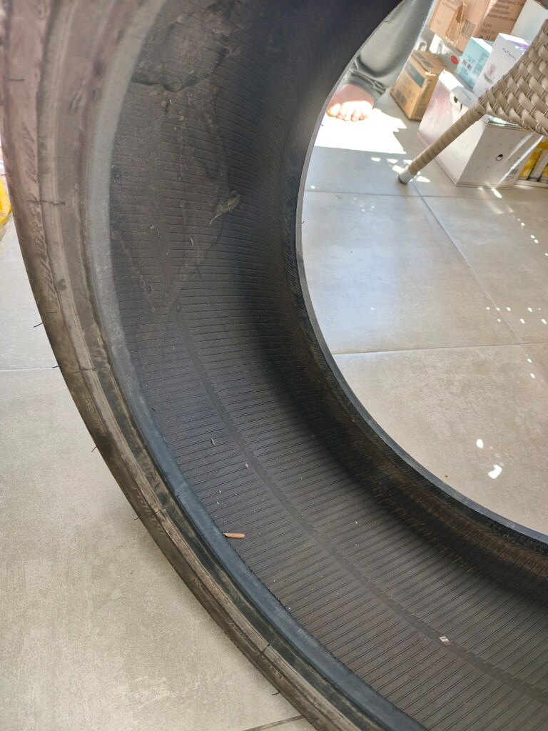 Lassa 275/40/20 yazlık lastik çok az kullanıldı - 3