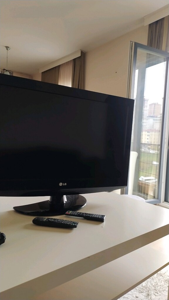 LG marka 70 cm eninde TV - 8