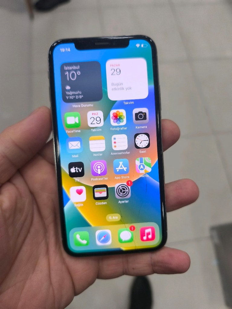 iPhone x 64 GB tertemiz cihaz sadece dış cam çatlak - 2