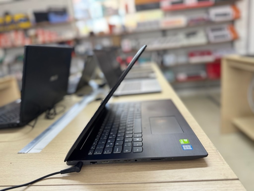 LENOVO İ5 8250U İŞLEMCİ | MX150 2GB E.KART | 8GB RAM | 240GB SSD - 4
