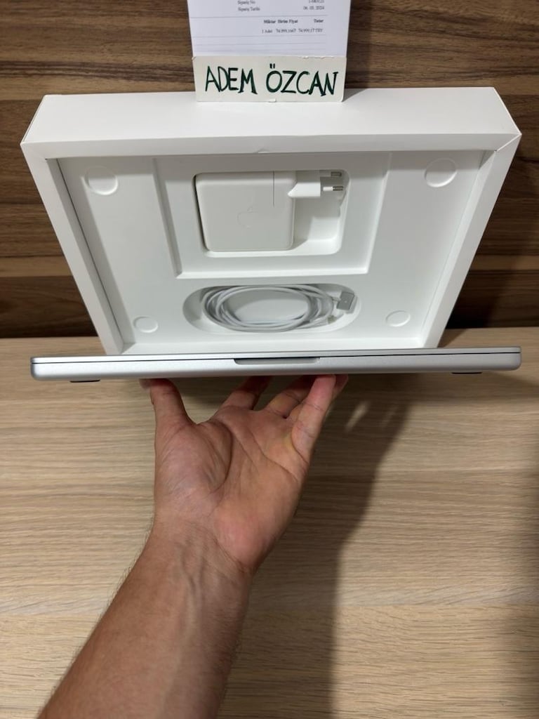 MacBook Pro / M2 Max / 14 inç / 32 GB Ram / 1 TB Ssd - 5
