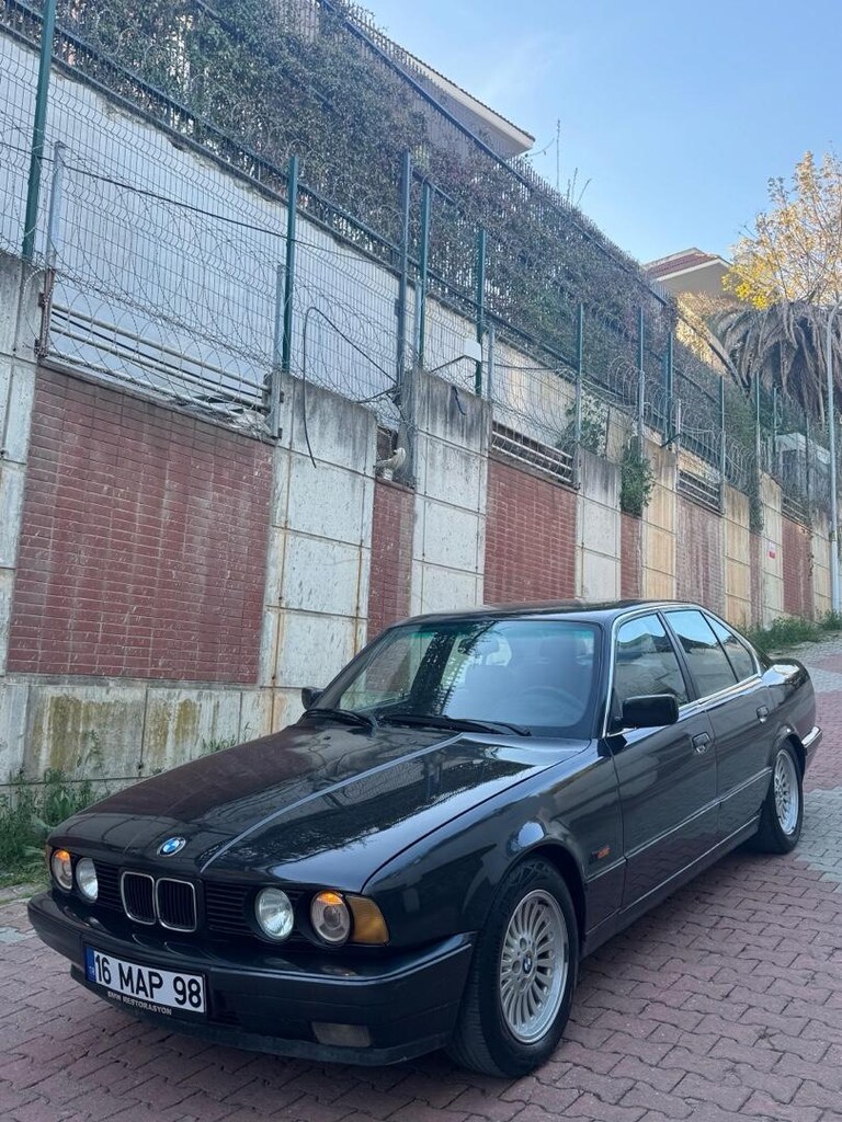 Acill !.. BMW E34 520i '93 DiamantSchwarz M50B20 Manuel Business - 8