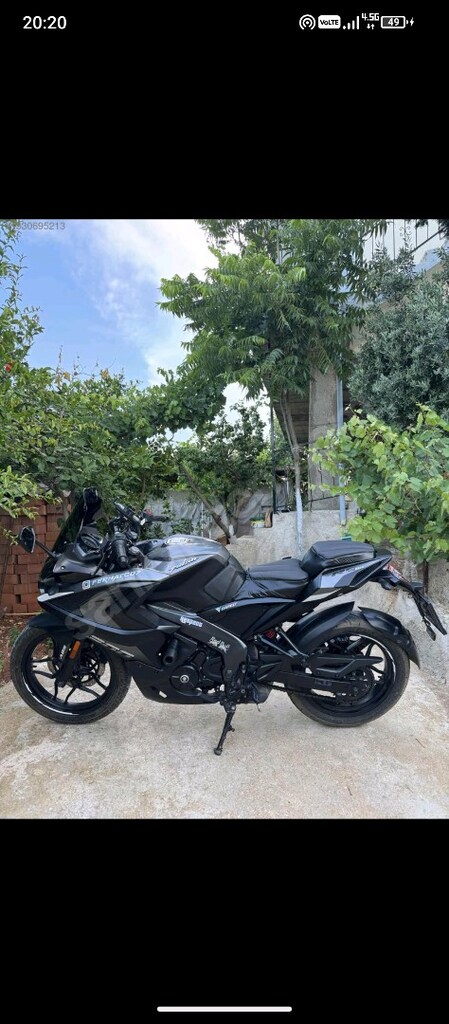BAJAJ PULSAR RS 200 2024 - 2