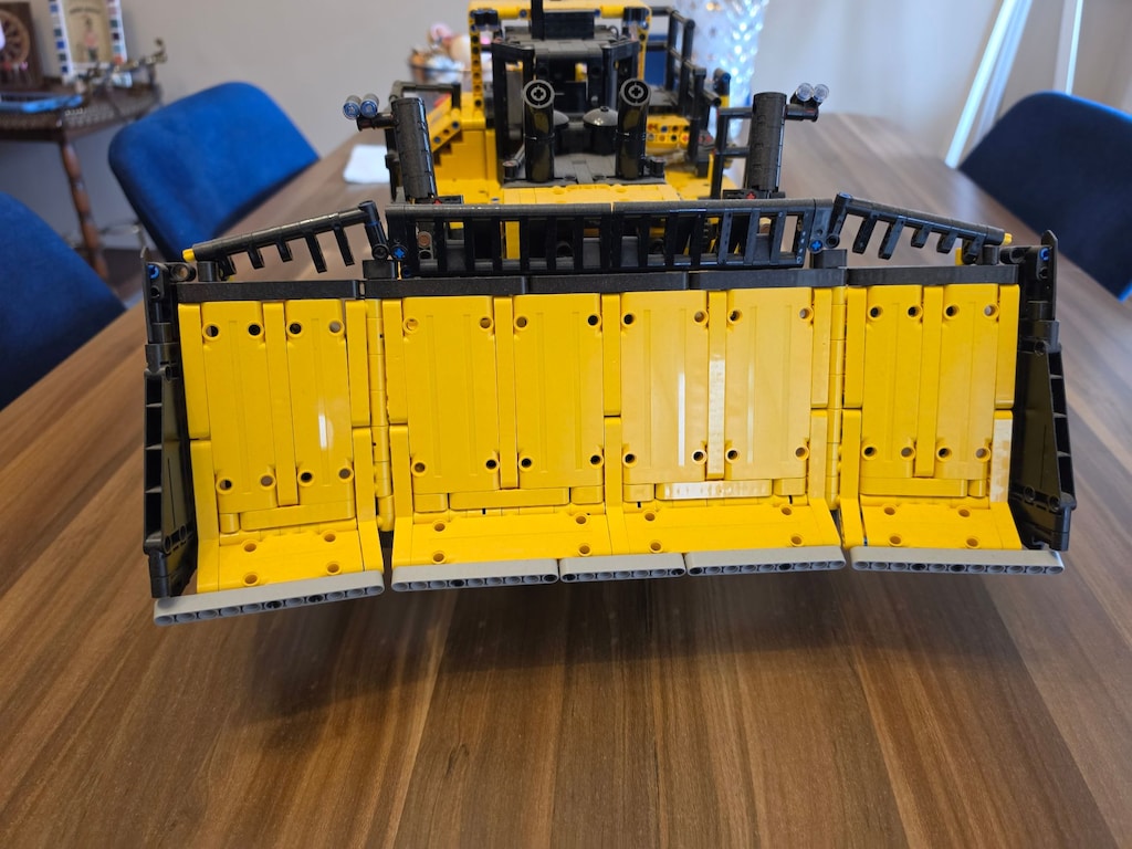 LEGO Technic 42131 Uygulama Kumandalı Cat D11 Buldozer - 5