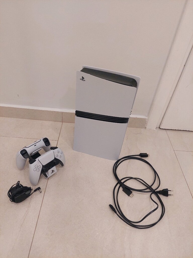 PLAYSTATION 5 PRO+2 KOL+ŞARJ İSTASYONU 2TB SIFIR GİBİ - 6