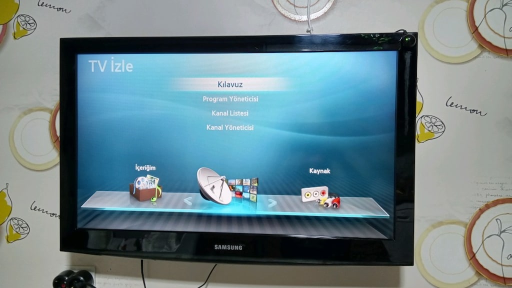 SAMSUNG 82 EKRAN 32 İNC TV - 2