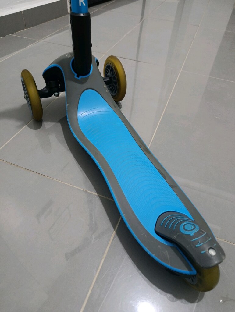 Globber Elite Deluxe Scooter - 8