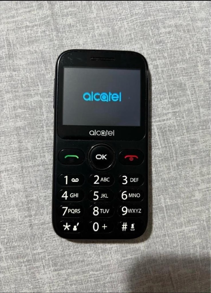 Alcatel Tuşlu yaşlı telefonu - 2