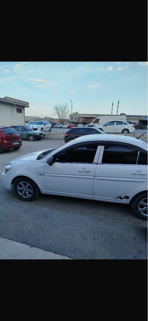 2012 accent era - 3