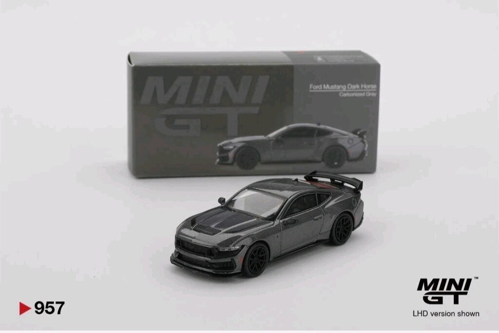 Mini GT Ford Mustang Dark Horse - 4