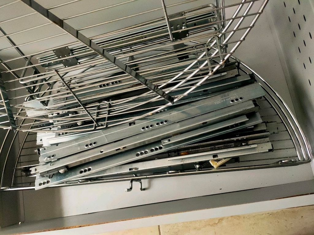 BLUM marka kalkar kapak mekanizması 6 adet ve 5 adet çekmece yine aynı - 12