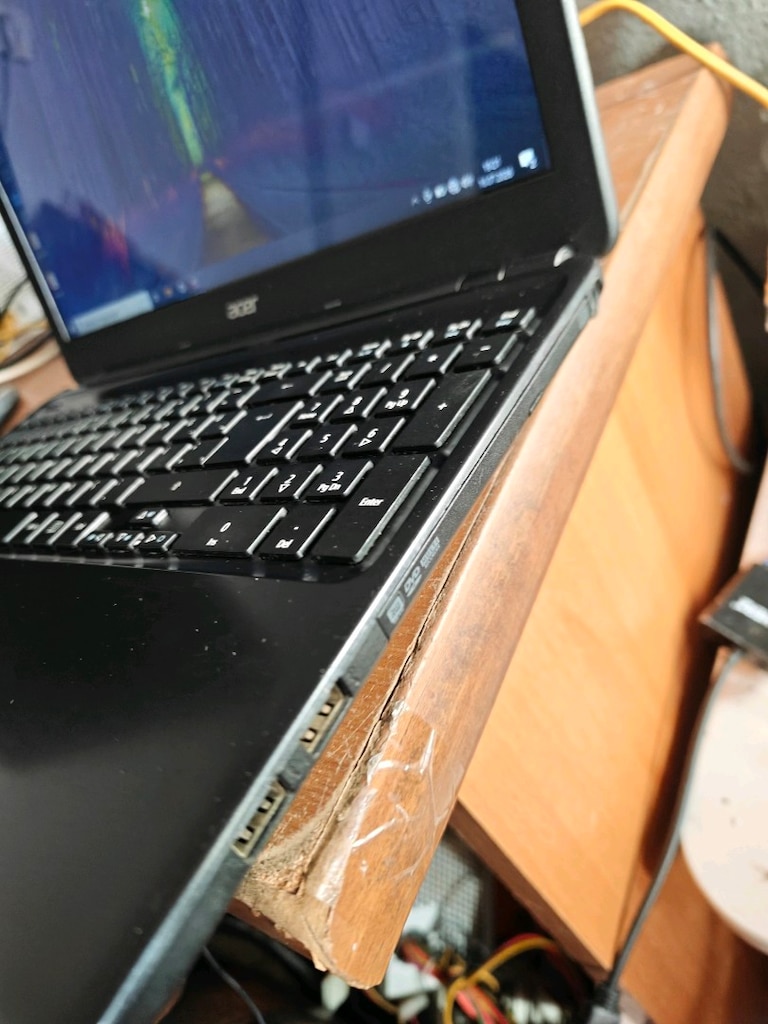 ACER LEPTOP - 4