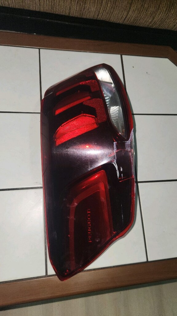 Peugeot orjinal 301 arka sol sinyal lambası. 2018 model makyajlı - 5