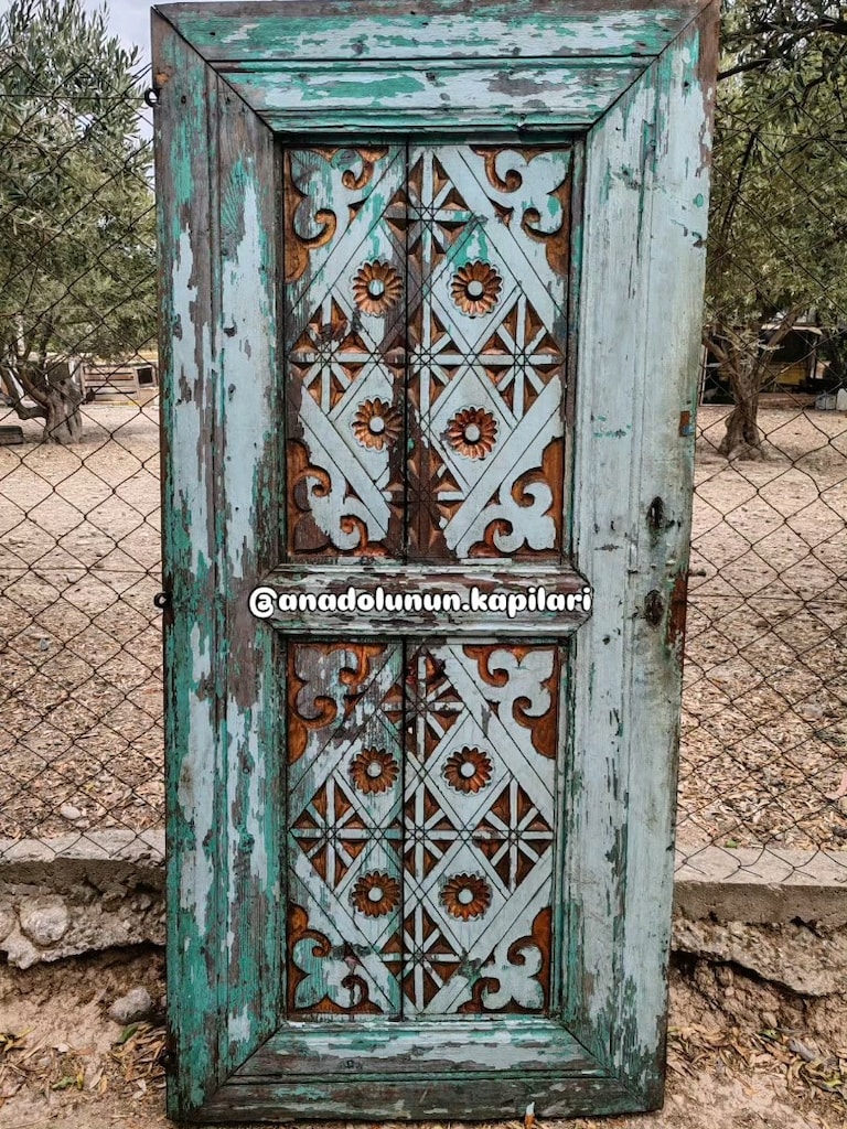 tamamı el oyması eski ahşap kapı 170/80 cm