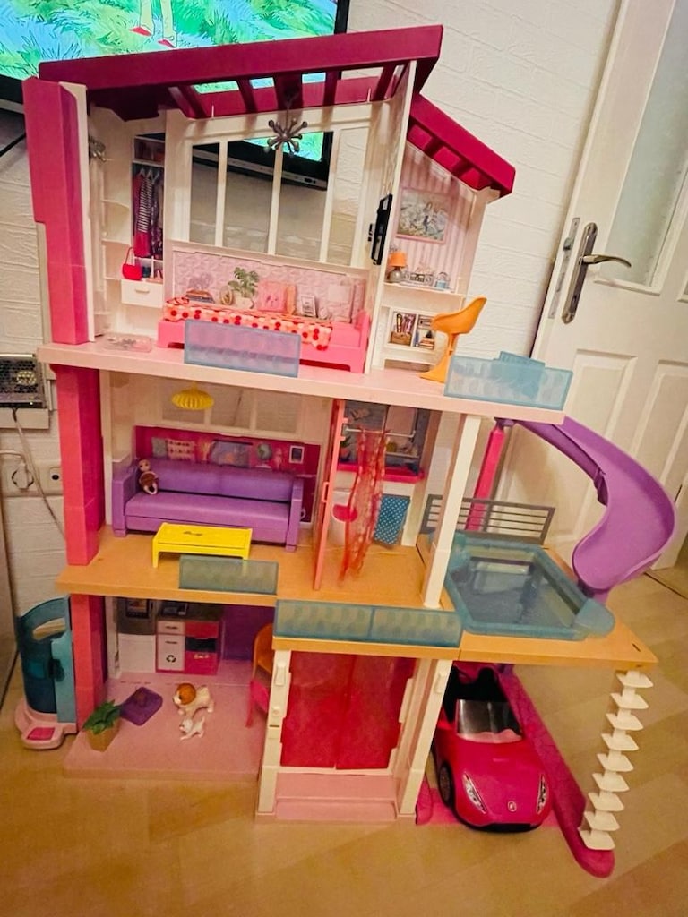 Kusursuz Barbie Rüya Evi( Orjinal Barbie arabası hediyeli)