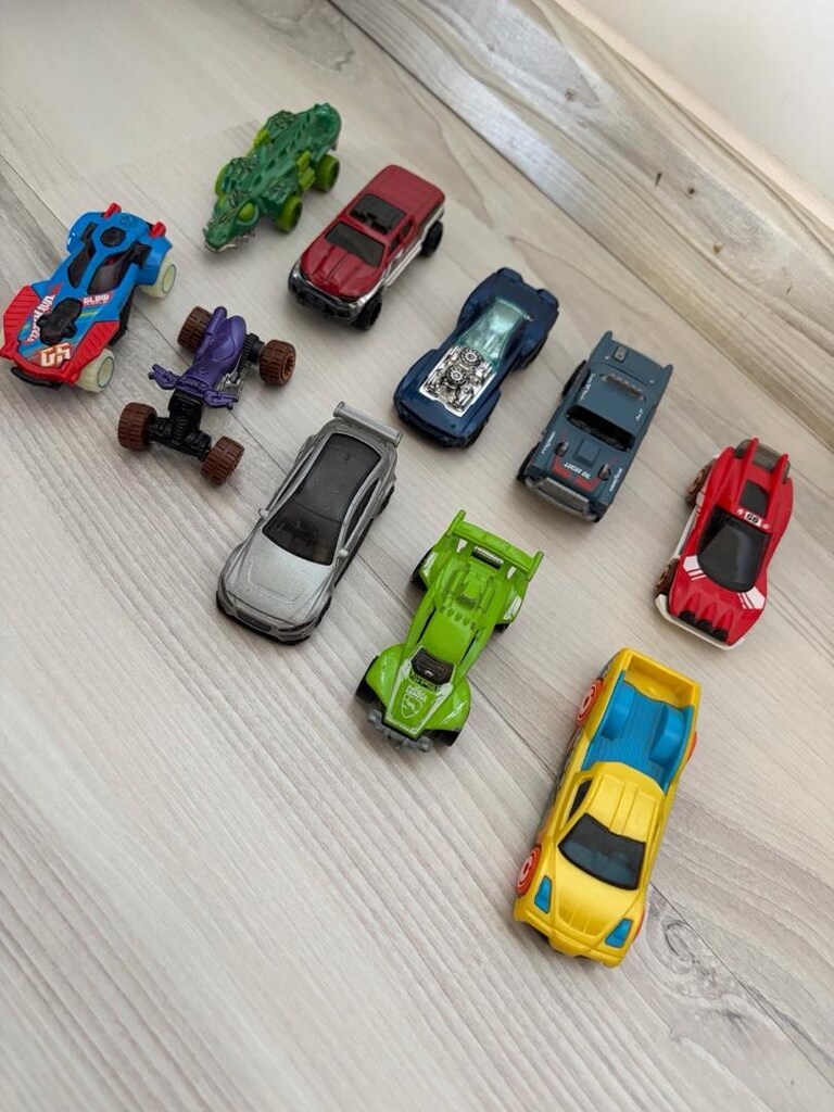 SAHİBİNDEN SATILIK 51 ADET HOT WHEELS OYUNCAK ARABALAR - 5
