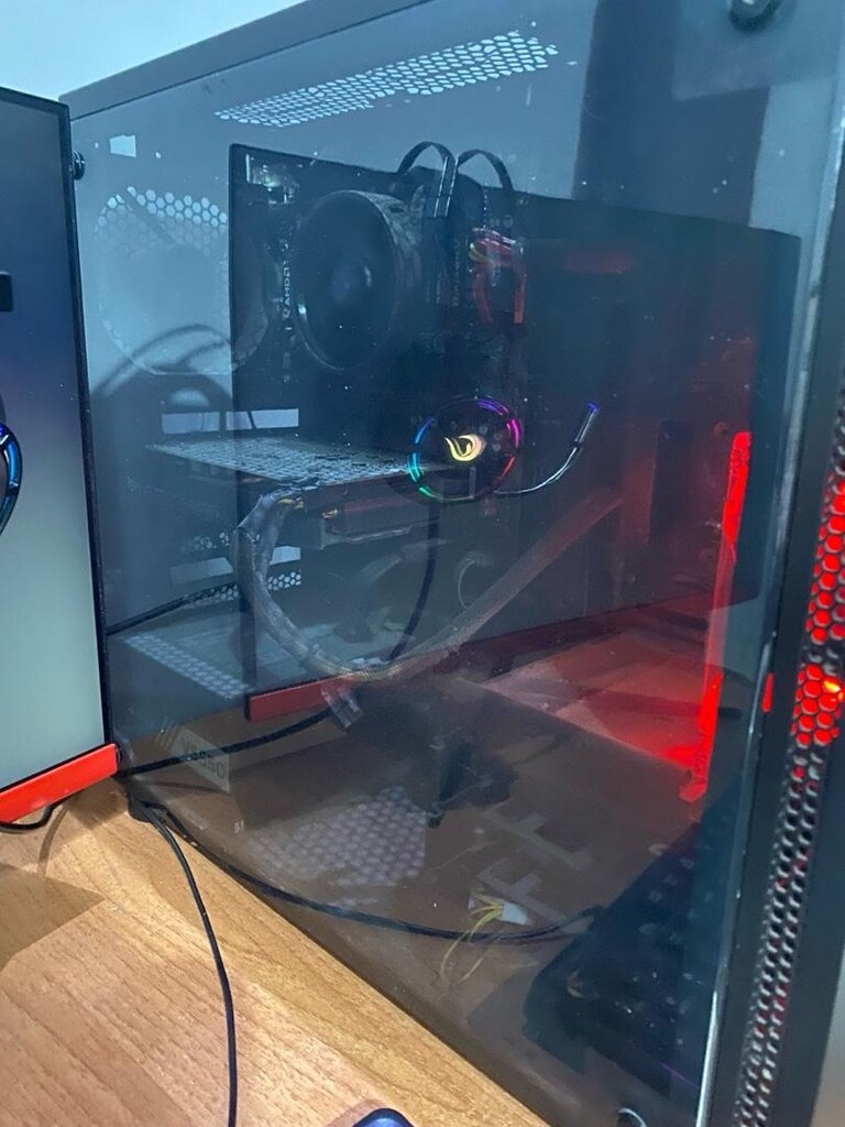 Oyuncu bilgisayarı + 114 Hz monitör + klavye - 2