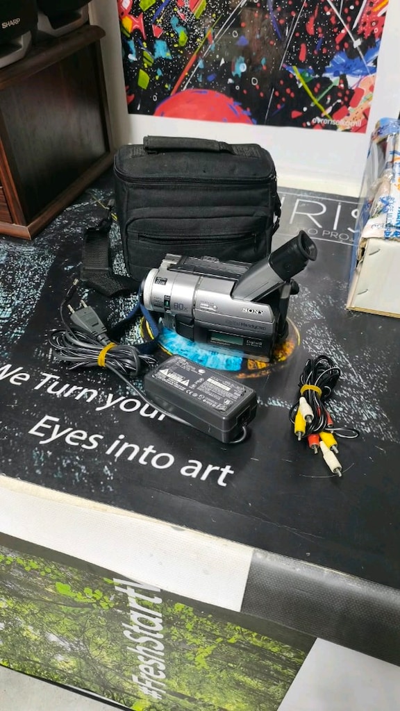 Sony DCR-TRV210E Digital8 Handycam Video Kamera - 17