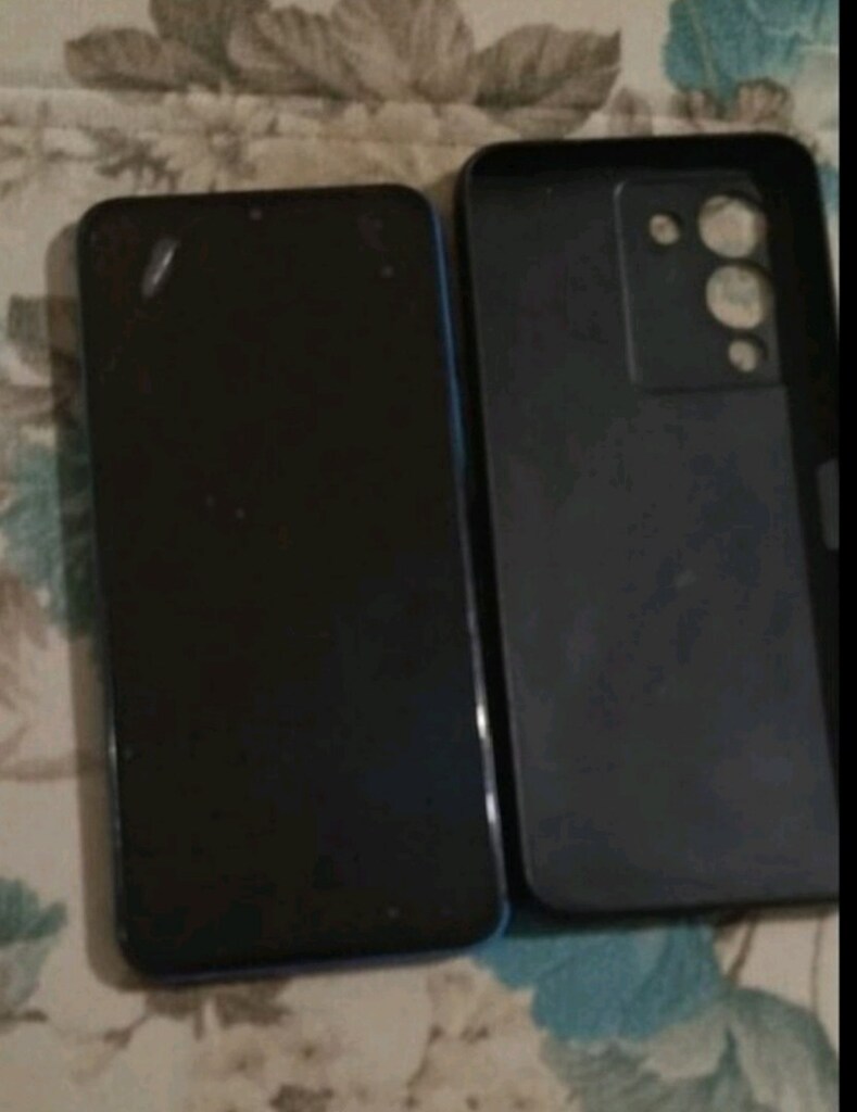 8 ram 256 GB bayan telefonudur temiz kullanılmış hiçbir sıkıntısı yok - 2