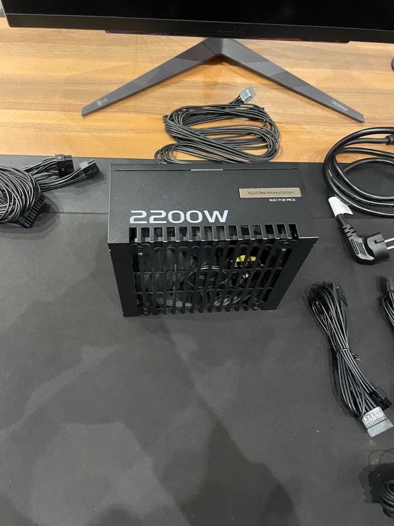 ASUS PRO WORKSTATİON - 8