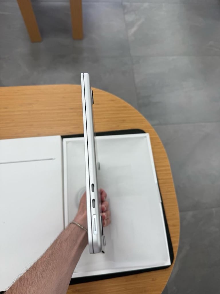 Apple Macbook Air M4 256 Gb Gümüş % 100 Pil 18 Devir Sayısı - 3