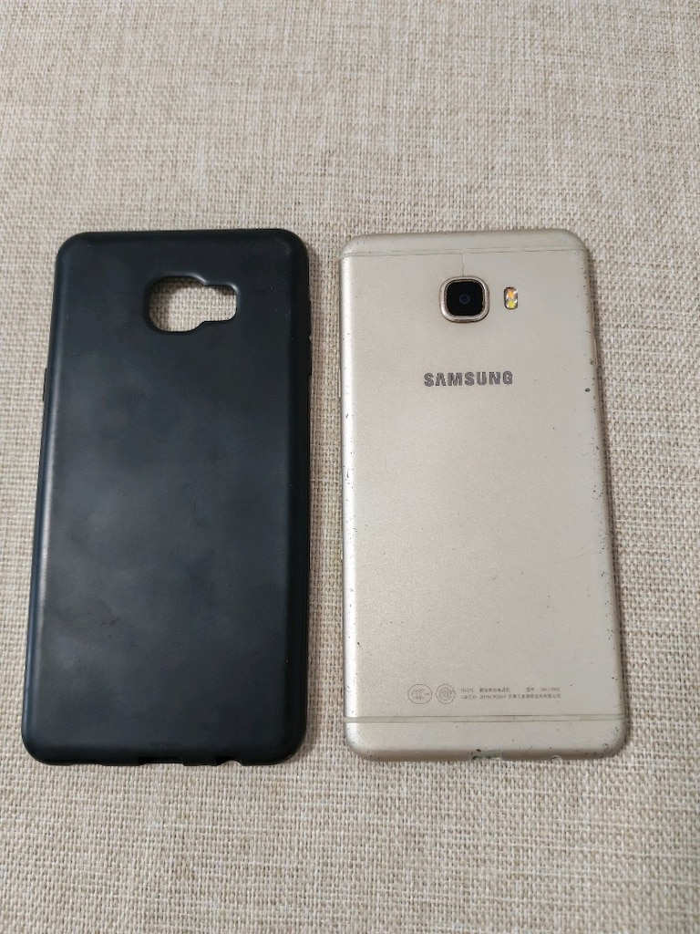 Samsung C7 32gb 4 rem camda çatlak var kullanıma engeli yok son1000tl - 2