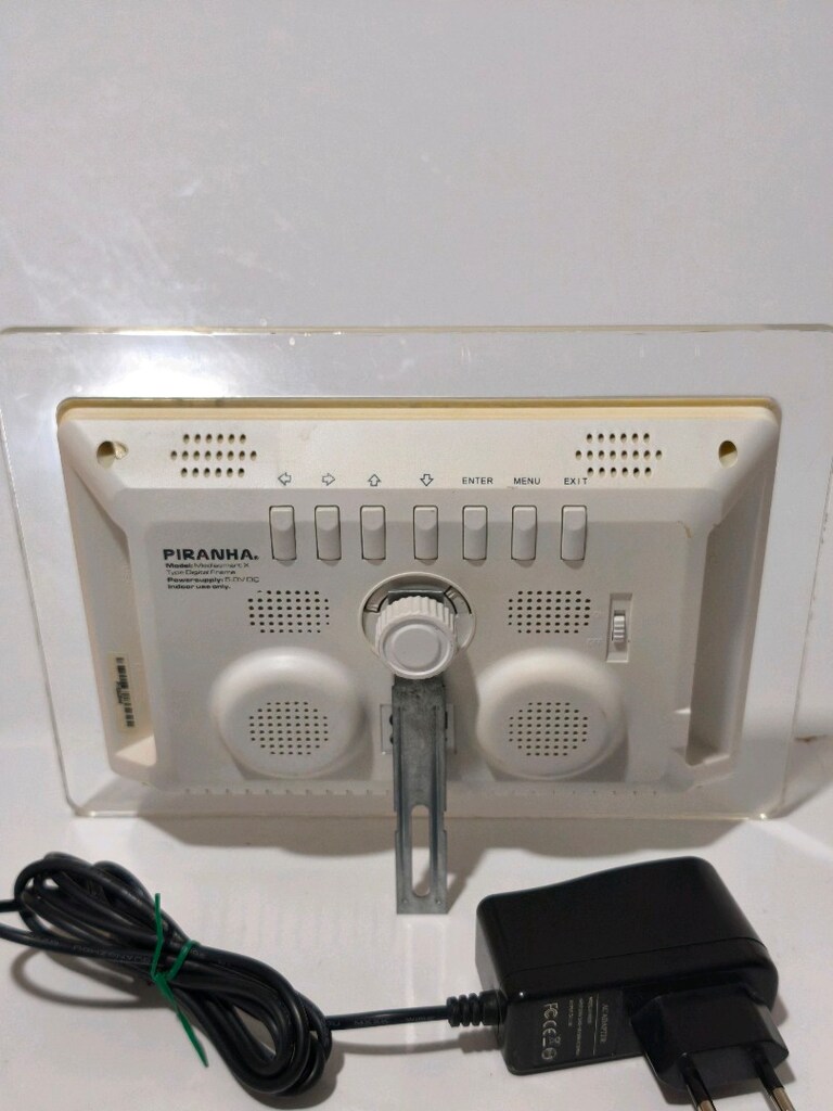 Piranha 7" Dijital Resim Çerçevesi - 5