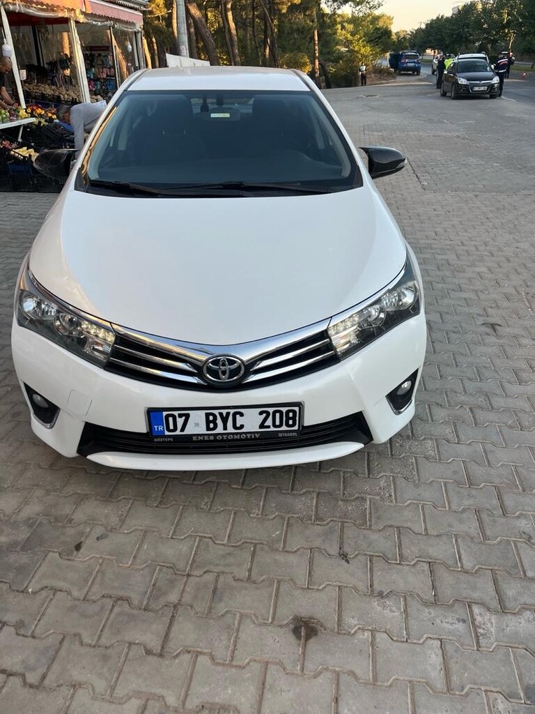 ÖĞRETMENDEN TEMİZ VE BAKIMLI OTOMATİK COROLLA - 4