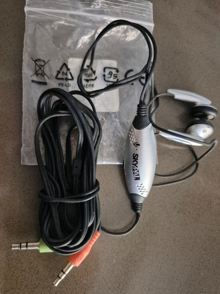 Siyah Mikrofonlu Kulaklik, Kullaküstü Multimedia, Alman ürünü, adet fi - 4