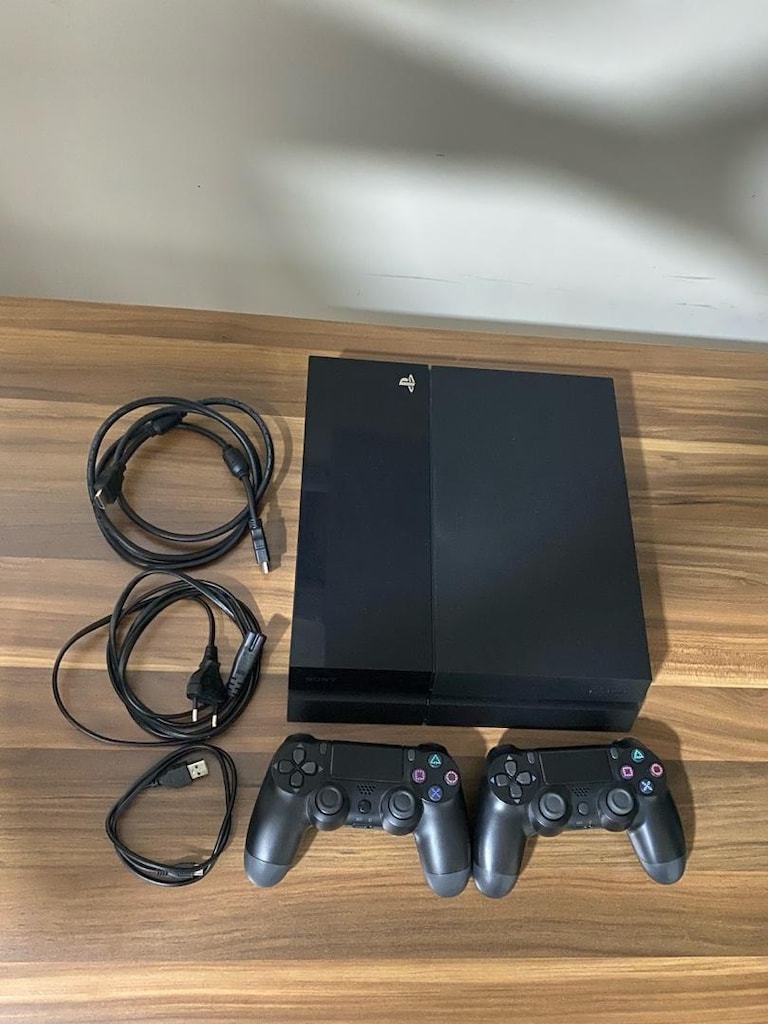 PS4 slim çift kollu 500gb az kullanılmış